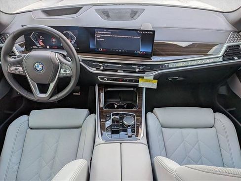 Certified 2026 BMW X5 xDrive50e w/ Premium Package AWD/4WD image 18