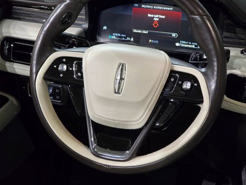 Used 2022 Lincoln Aviator Black Label w/ Dynamic Handling Package image 21