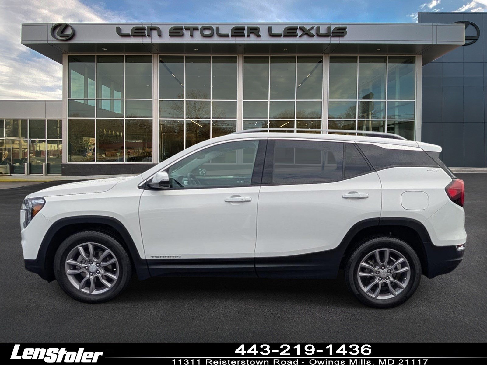 Used 2023 GMC Terrain SLT w/ Tech Package AWD/4WD image 6