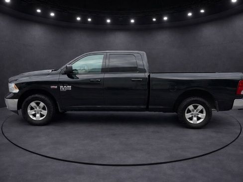 Used 2020 RAM 1500 Classic SLT image 3