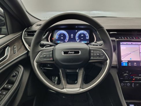 New 2025 Jeep Grand Cherokee L Limited image 36