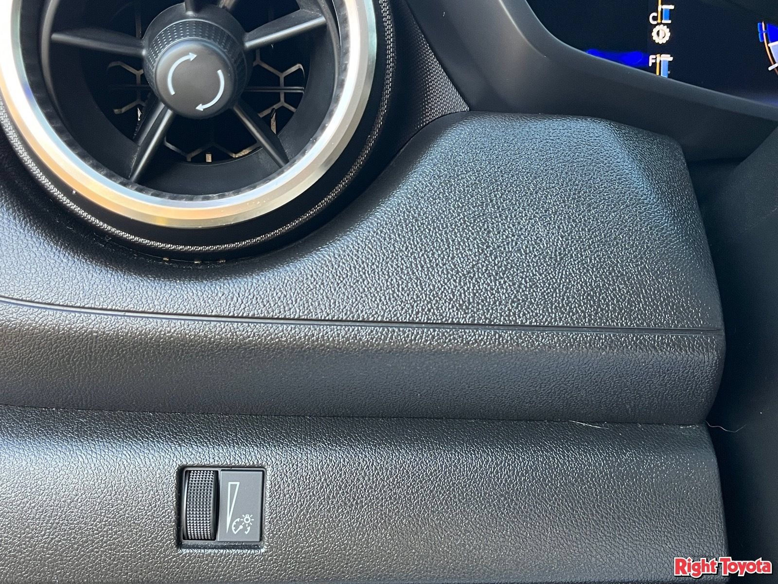 Used 2023 Chevrolet Colorado Trail Boss AWD/4WD image 31