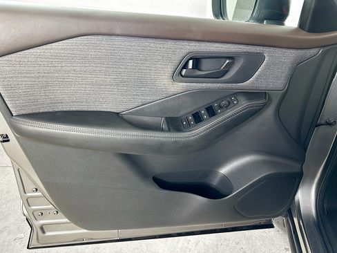 Used 2021 Nissan Rogue S FWD image 15