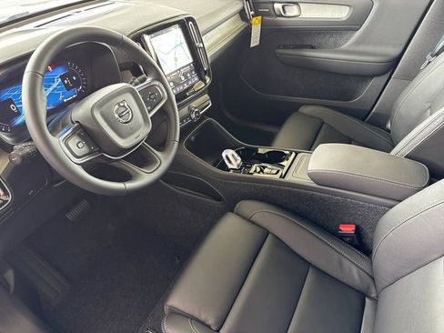 New 2026 Volvo XC40 B5 Ultra w/ Climate Package AWD/4WD image 9