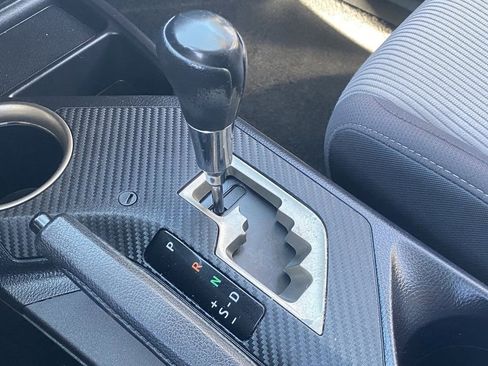 Used 2015 Toyota RAV4 XLE FWD image 29