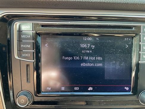Used 2016 Volkswagen Passat 1.8T SE FWD image 16