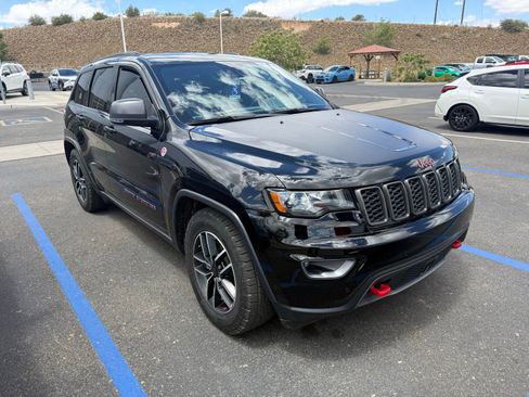 Used 2019 Jeep Grand Cherokee Trailhawk AWD/4WD image 10