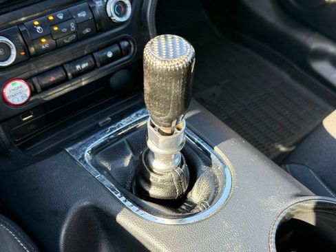 Used 2016 Ford Mustang Coupe RWD image 18