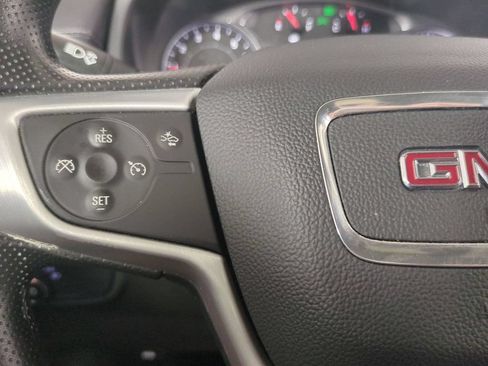 Used 2024 GMC Terrain SLE FWD image 30