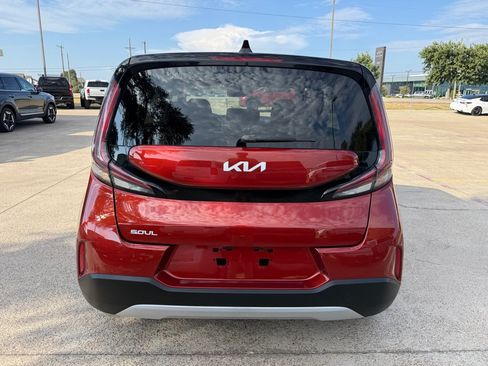 Used 2023 Kia Soul LX w/ LX Technology Package FWD image 6