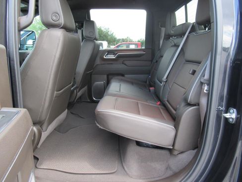 Used 2024 GMC Sierra 2500 Denali w/ Denali Reserve Package AWD/4WD image 37