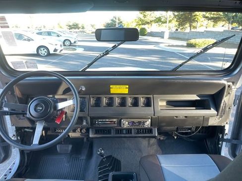 Used 1993 Jeep Wrangler 4WD image 14