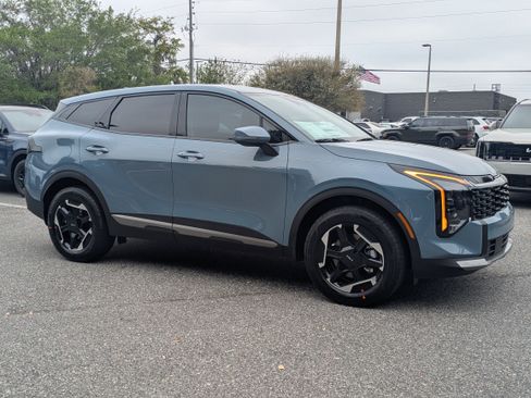 New 2026 Kia Sportage S image 2