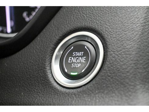 Certified 2023 Cadillac XT4 Luxury w/ Cold Weather Package image 33