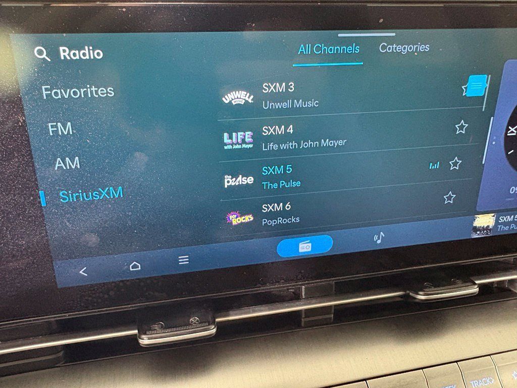 Used 2025 Hyundai Kona SEL FWD image 29