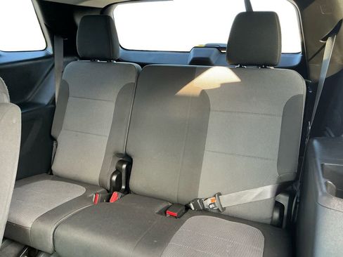 Used 2020 Chevrolet Traverse LT image 21