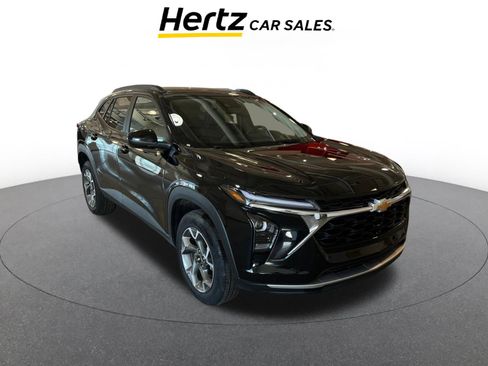 Used 2025 Chevrolet Trax LT w/ LT Convenience Package image 1