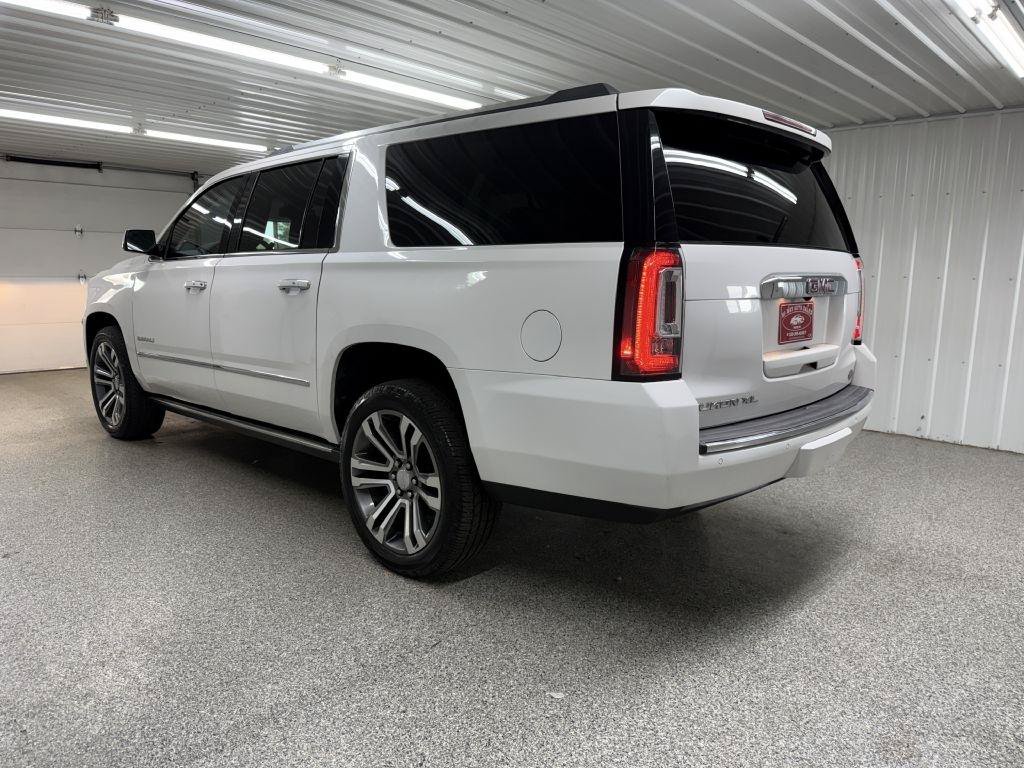 Used 2017 GMC Yukon XL Denali w/ Open Road Package AWD/4WD image 4