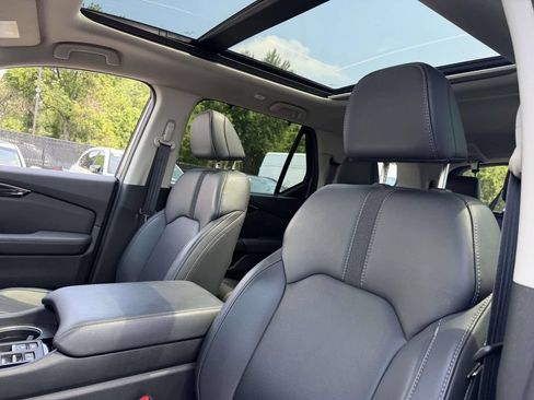 Used 2023 Honda Pilot Touring image 19