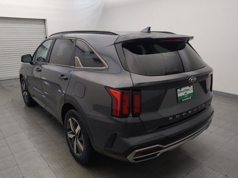 Used 2021 Kia Sorento S FWD image 5
