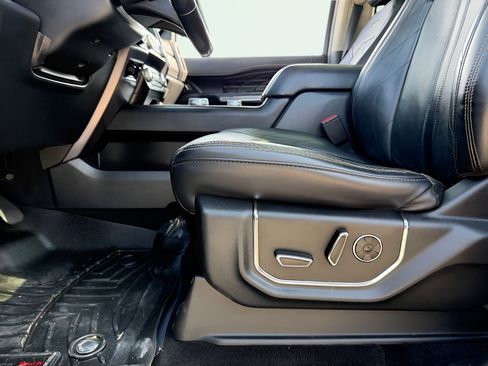 Used 2019 Ford Expedition Max Platinum AWD/4WD image 19