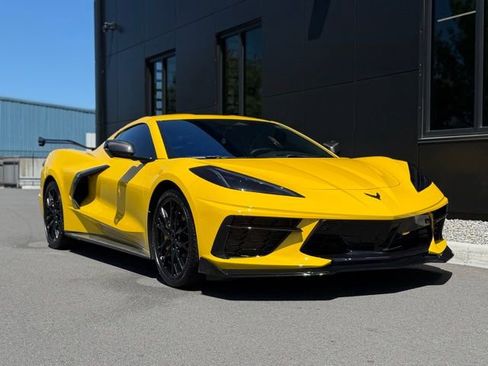 Used 2025 Chevrolet Corvette Stingray Preferred Cpe w/ Z51 Performance Package RWD image 10