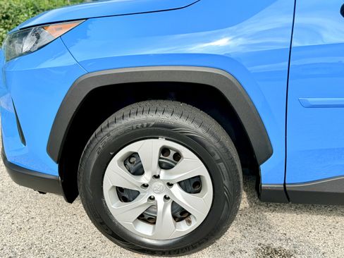 Used 2019 Toyota RAV4 LE w/ All Weather Liner Package AWD/4WD image 11