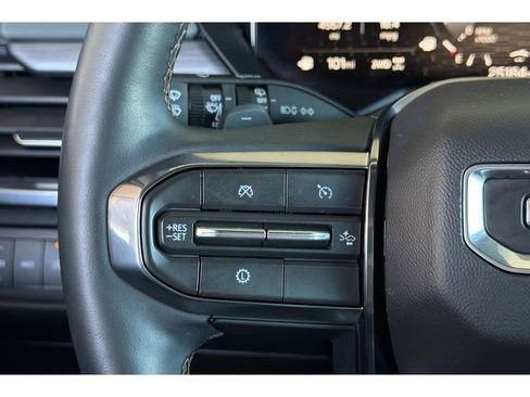 Used 2024 GMC Acadia AT4 w/ Luxury Package AWD/4WD image 29