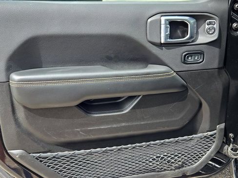 Used 2024 Jeep Wrangler Sahara image 13