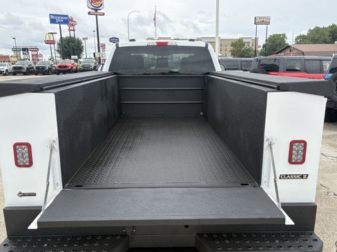 Used 2025 Ford F350 XLT w/ Snow Plow/Camper Package AWD/4WD image 8