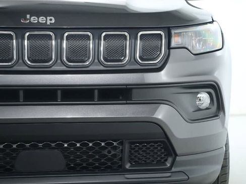 Used 2022 Jeep Compass Latitude image 6