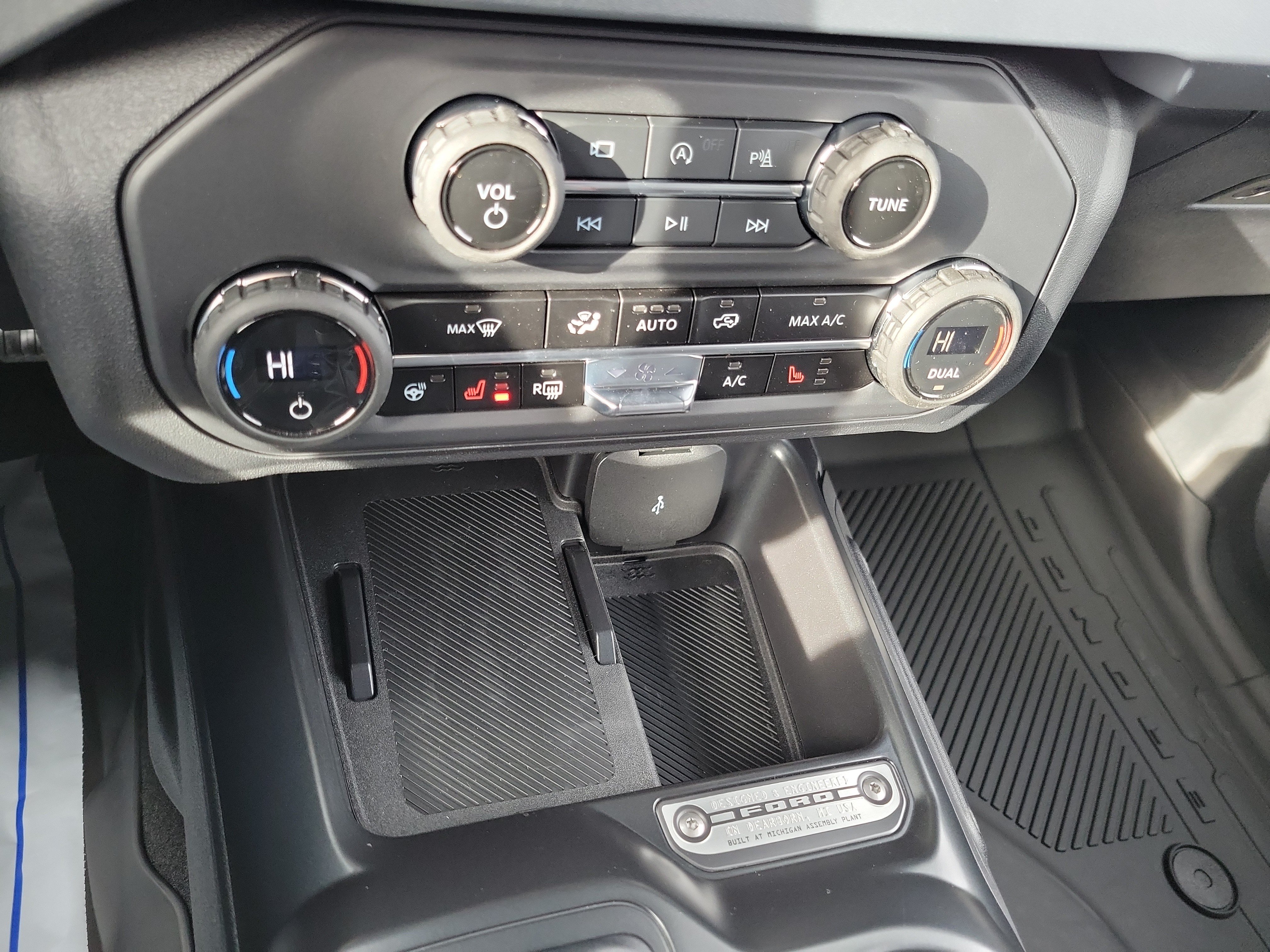Used 2025 Ford Bronco Outer Banks AWD/4WD image 23