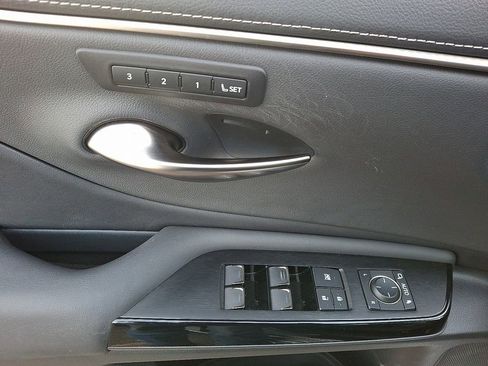 Certified 2023 Lexus ES 350 w/ Premium Package image 13