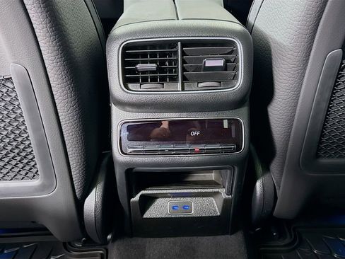 Used 2025 Mercedes-Benz GLE 450 4MATIC image 26