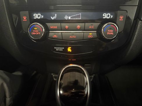Used 2018 Nissan Rogue SL w/ Premium Package AWD/4WD image 14