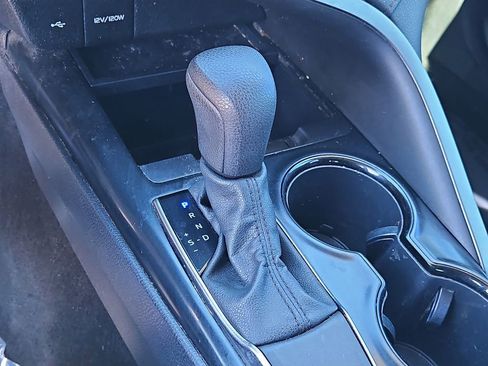 Used 2020 Toyota Camry LE image 27