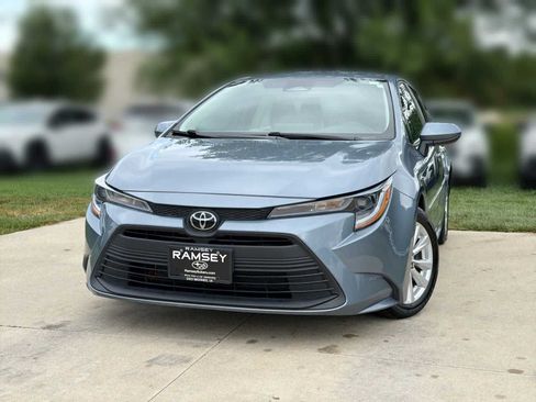 Used 2023 Toyota Corolla LE w/ LE Convenience Package FWD image 1