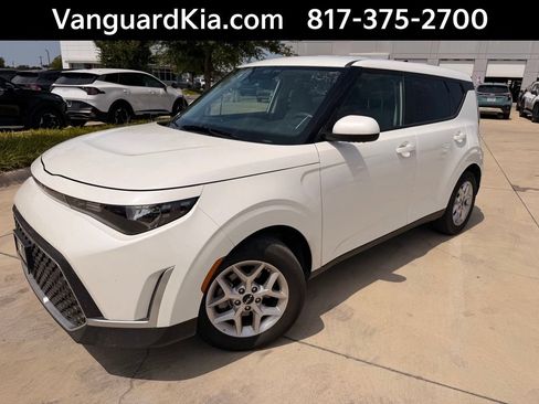 Certified 2025 Kia Soul LX w/ LX Technology Package FWD image 1