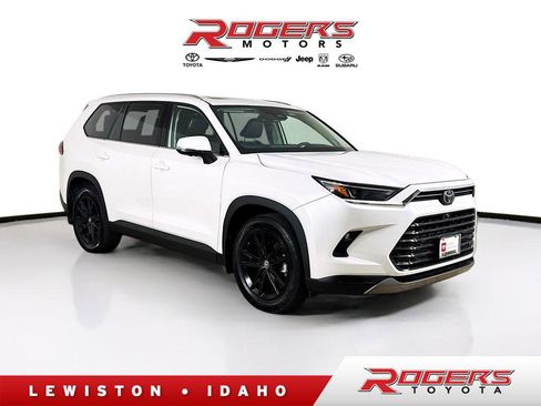 Certified 2024 Toyota Grand Highlander AWD image 1