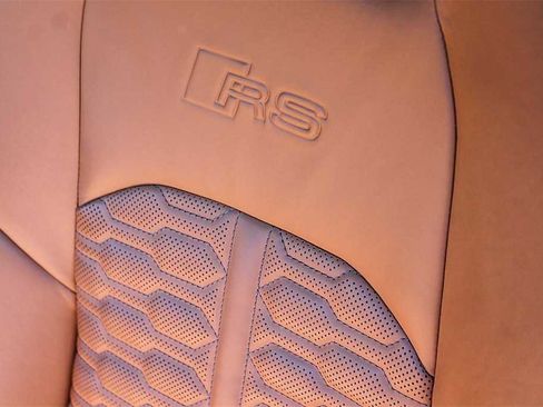 Used 2022 Audi RS 6 w/ Executive Package image 28