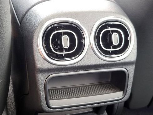 Used 2025 Mercedes-Benz C 300 4MATIC Sedan image 36