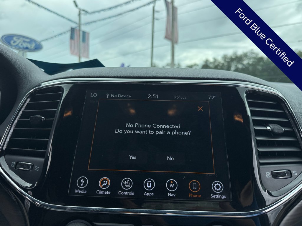 Used 2020 Jeep Grand Cherokee Altitude AWD/4WD image 23