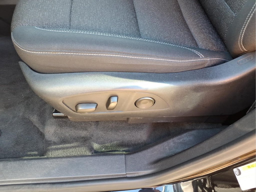 Used 2024 Chevrolet Traverse LT FWD image 17
