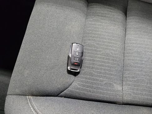 Used 2019 RAM 1500 Big Horn image 32