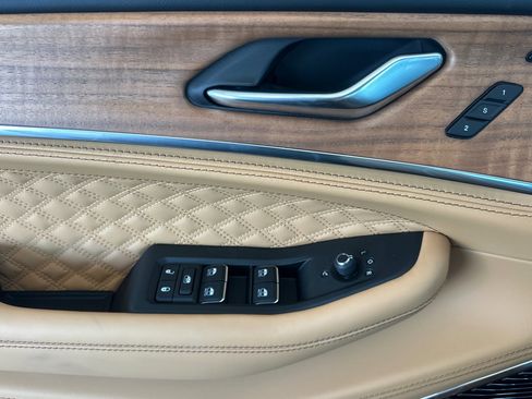 Used 2025 Jeep Grand Cherokee L Summit image 11