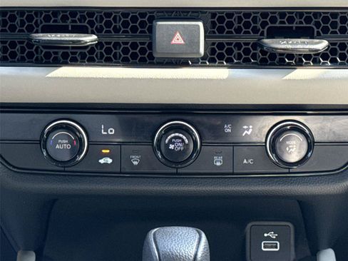 Used 2023 Honda HR-V LX image 16