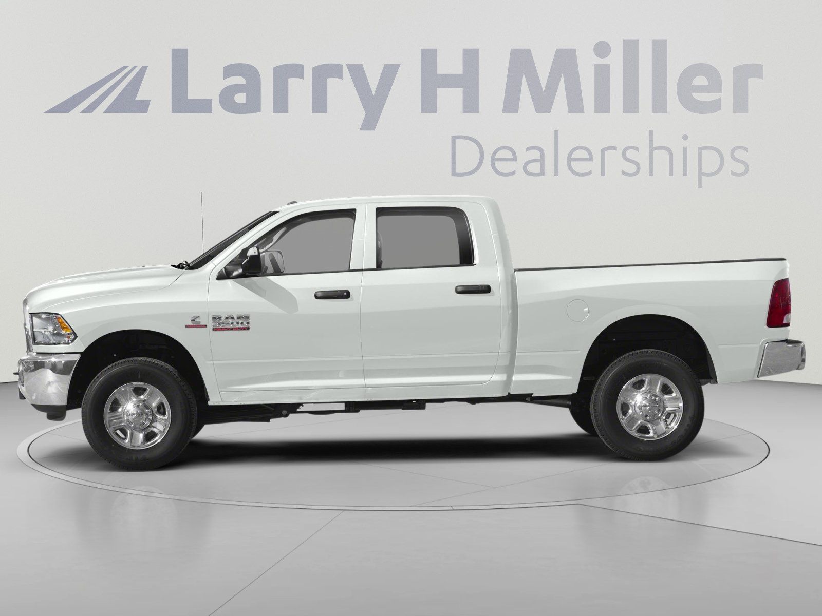 Used 2018 RAM 3500 Tradesman w/ Chrome Appearance Group RWD image 3