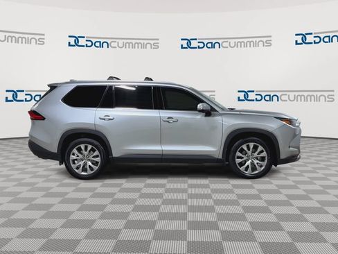 Used 2024 Toyota Grand Highlander AWD image 9