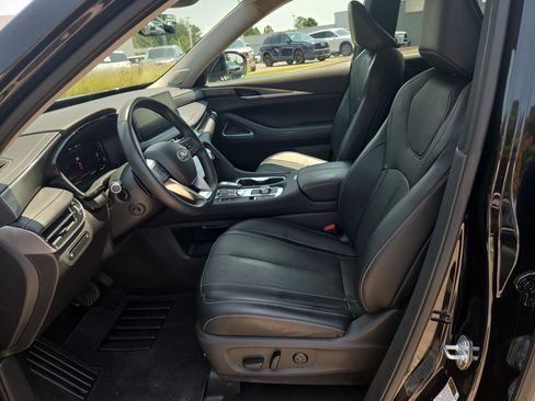 Used 2023 INFINITI QX60 Luxe w/ Performance Audio Package AWD/4WD image 5