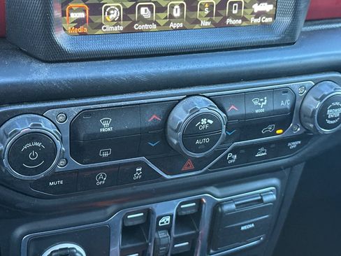 Used 2020 Jeep Gladiator Rubicon image 19